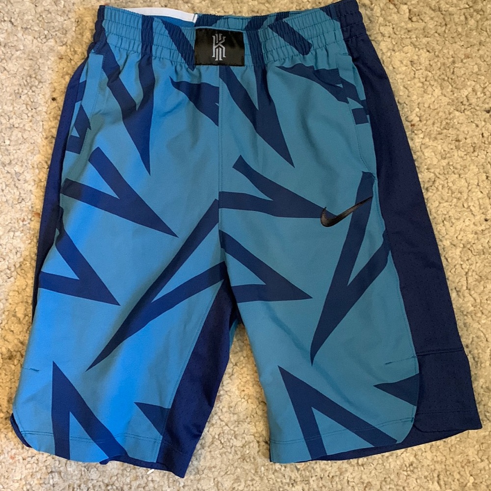 Mens Kyrie Irving Nike Basketball shorts